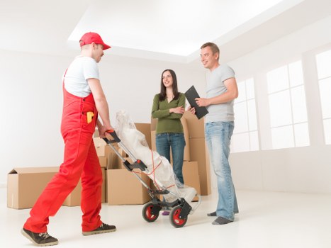 Team adapting safety procedures during a removal job